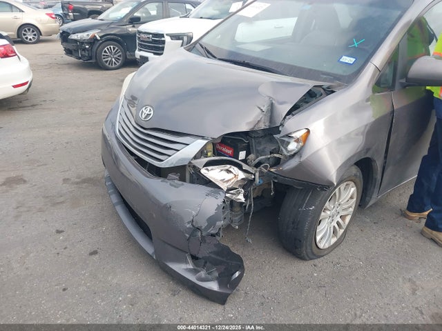 Auction sale of the 2015 Toyota Sienna Xle 8 Passenger, vin: 5TDYK3DC4FS598859, lot number: 44014321