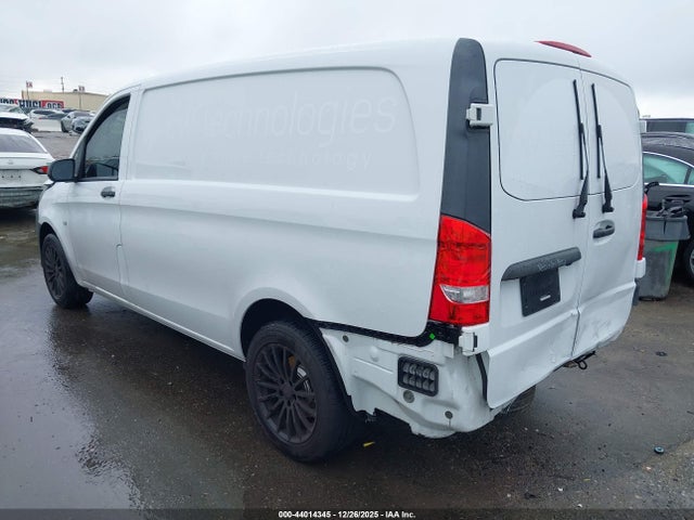 2017 MERCEDES-BENZ METRIS WD3PG2EA3H3257519 Photo 2