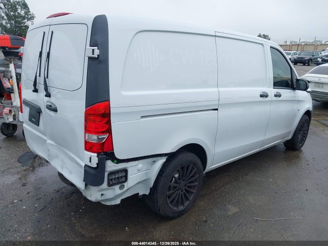 2017 MERCEDES-BENZ METRIS WD3PG2EA3H3257519 Photo 3