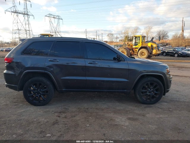 1C4RJFAG1JC256585 Jeep Grand Cherokee Altitude 4x4