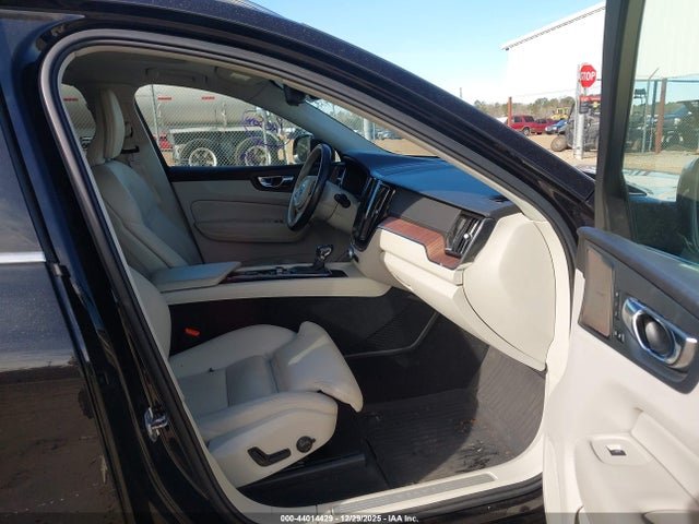 2020 VOLVO XC60 YV4102DL8L1436210 Photo 4