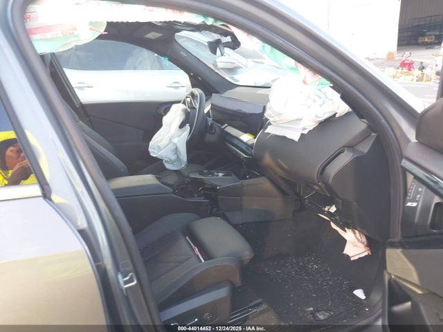 2025 BMW X3 5UX53GP07S9Z82084 Photo 4
