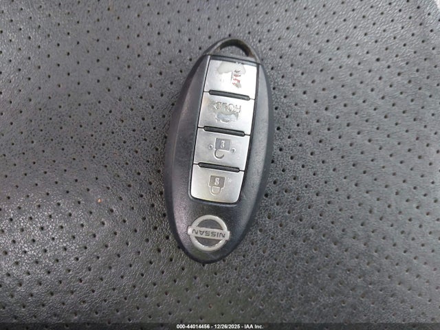 3N1CN7AD9JL865663 Nissan VERSA SEDAN
