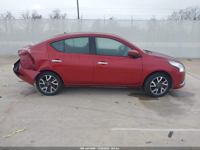 3N1CN7AD9JL865663 Nissan VERSA SEDAN