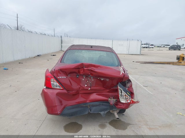 3N1CN7AD9JL865663 Nissan VERSA SEDAN