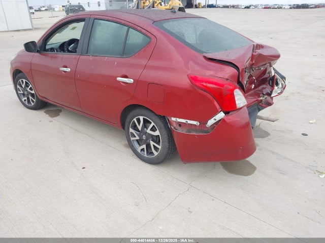 3N1CN7AD9JL865663 Nissan VERSA SEDAN
