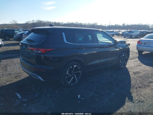 2022 MITSUBISHI OUTLANDER JA4J4UA83NZ082064 Photo 3