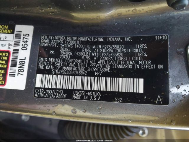 2011 TOYOTA SEQUOIA 5TDJY5G10BS046842 Photo 8