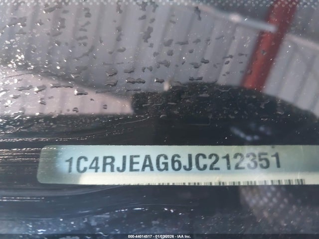 2018 JEEP GRAND CHEROKEE 1C4RJEAG6JC212351 Photo 8