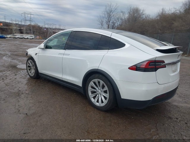 2020 TESLA MODEL X 5YJXCDE21LF298541 Photo 2