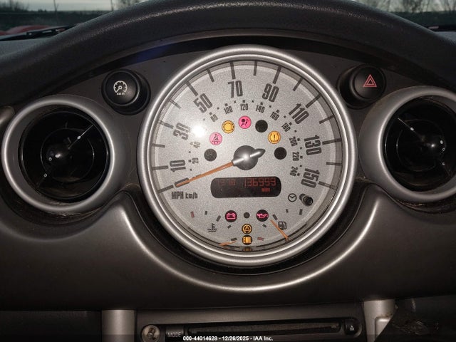 2005 MINI COOPER S WMWRE33405TD97708 Photo 6