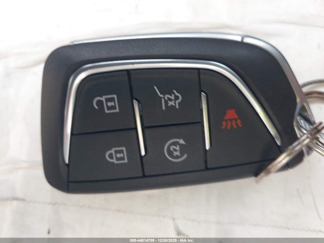 2025 CADILLAC OPTIQ 3GYK3DMR2SS263371 Photo 10