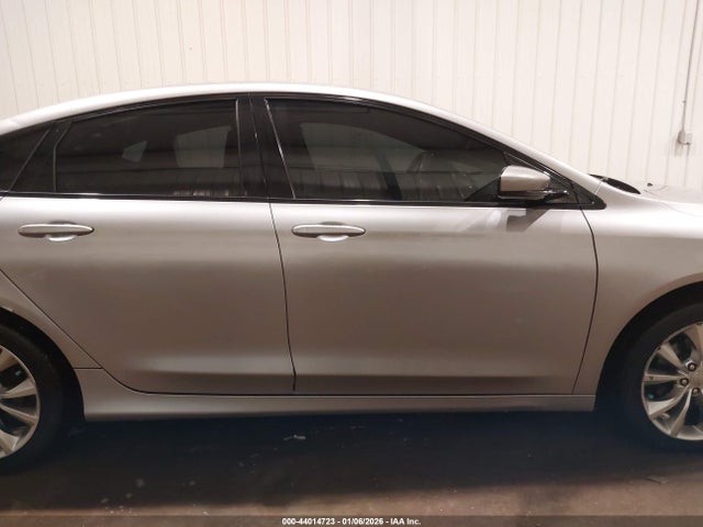 Auction sale of the 2015 Chrysler 200 S, vin: 1C3CCCBB9FN685393, lot number: 44014723