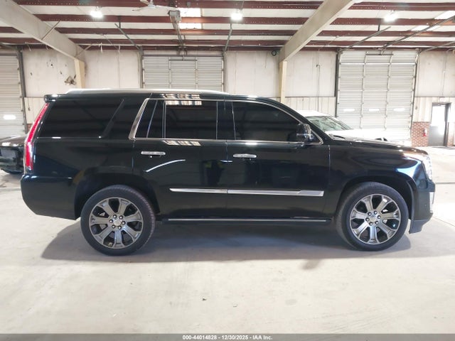 2018 Cadillac Escalade Platinum მანქანა იყიდება აუქციონზე, vin: 1GYS4DKJ7JR307098, აუქციონის ნომერი: 44014828