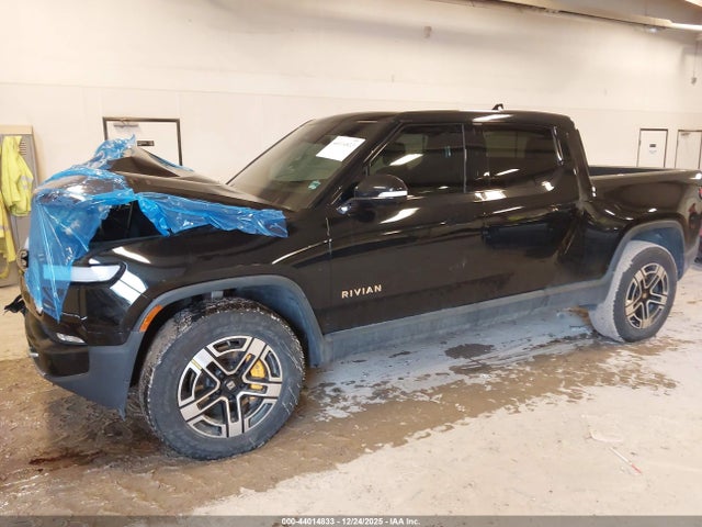 2023 RIVIAN R1T 7FCTGAAA4PN017073 Photo 1