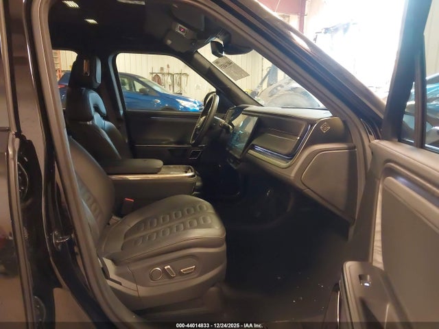 2023 RIVIAN R1T 7FCTGAAA4PN017073 Photo 4