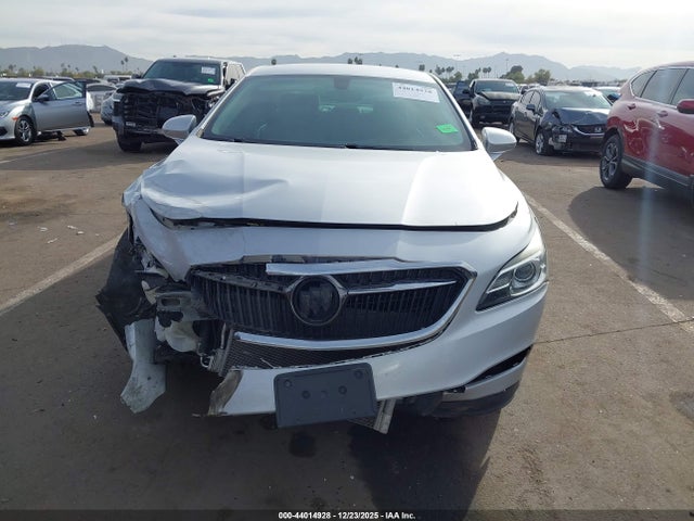 1G4ZN5SS9HU132243 Buick Lacrosse Preferred