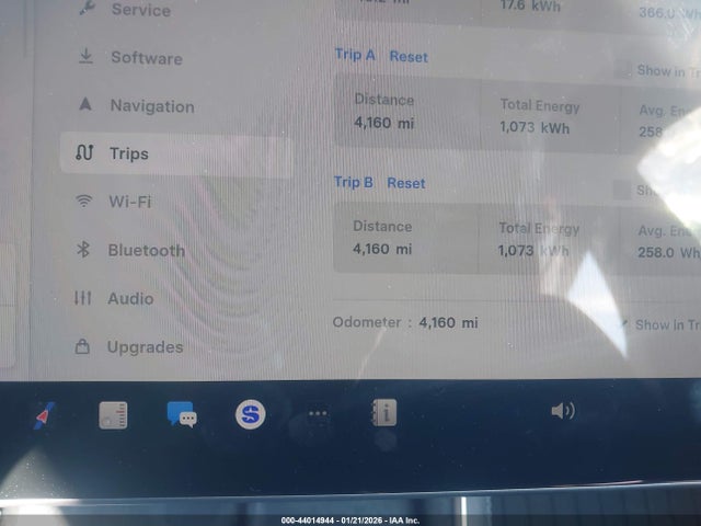 Продажа на аукционе авто 2026 Tesla Model Y Long Range Launch Series/premium All-wheel Drive, vin: 7SAYGDEE3TF328306, номер лота: 44014944