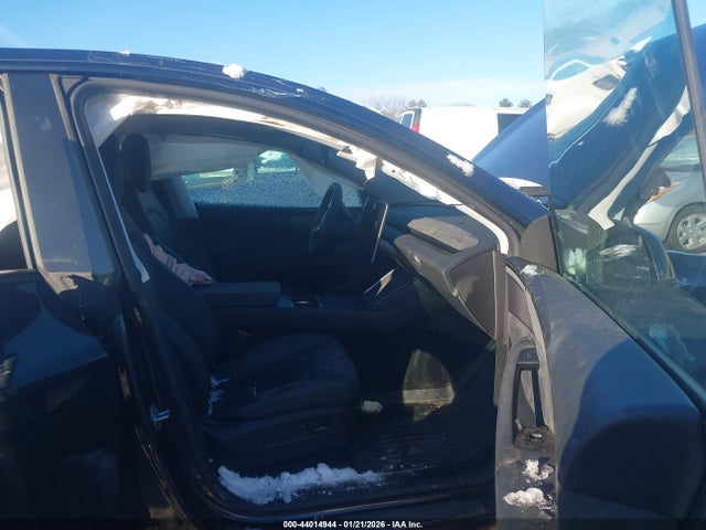 2026 TESLA MODEL Y 7SAYGDEE3TF328306 Photo 4