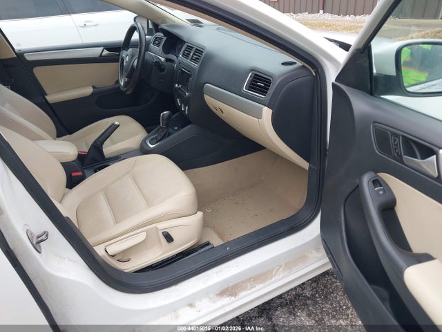 Продажа на аукционе авто 2014 Volkswagen Jetta 1.8t Se, vin: 3VWD17AJXEM409168, номер лота: 44015015