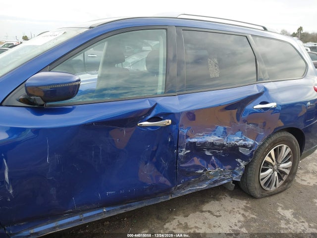 5N1DR2BM1LC581557 Nissan Pathfinder Sv 4wd