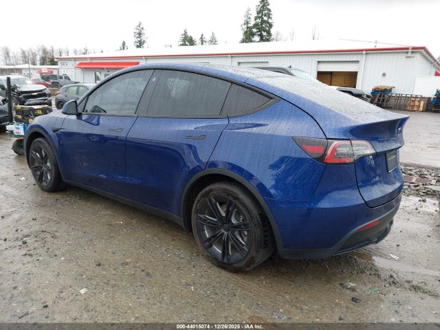 2021 TESLA MODEL Y 5YJYGDEE0MF213404 Photo 2