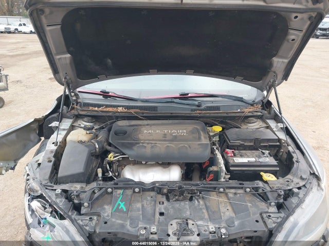 2015 Chrysler 200 Limited მანქანა იყიდება აუქციონზე, vin: 1C3CCCABXFN598748, აუქციონის ნომერი: 44015096