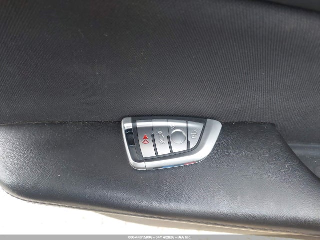 2015 Chrysler 200 Limited მანქანა იყიდება აუქციონზე, vin: 1C3CCCABXFN598748, აუქციონის ნომერი: 44015096