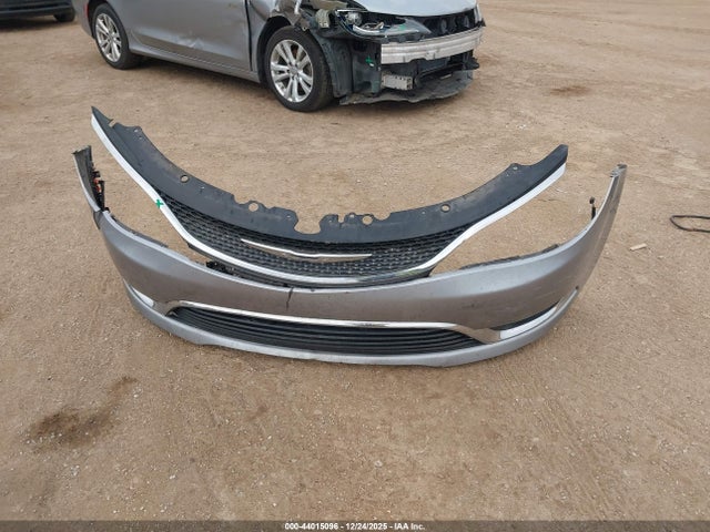 2015 Chrysler 200 Limited მანქანა იყიდება აუქციონზე, vin: 1C3CCCABXFN598748, აუქციონის ნომერი: 44015096