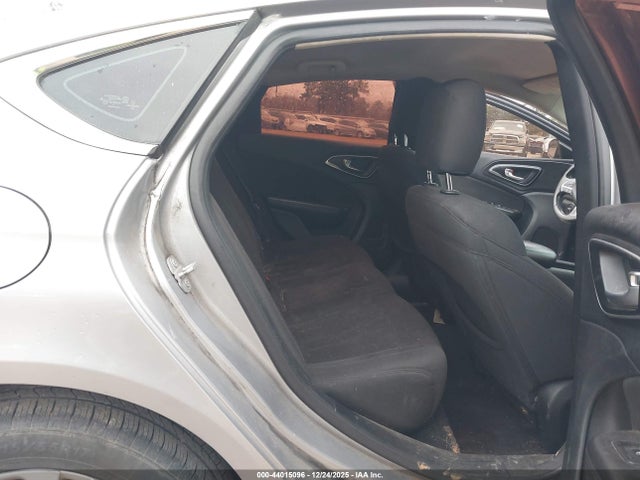 2015 Chrysler 200 Limited მანქანა იყიდება აუქციონზე, vin: 1C3CCCABXFN598748, აუქციონის ნომერი: 44015096