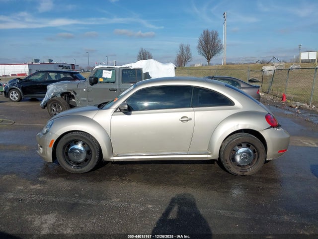 Продажа на аукционе авто 2013 Volkswagen Beetle 2.5l, vin: 3VWJX7AT3DM674239, номер лота: 44015167