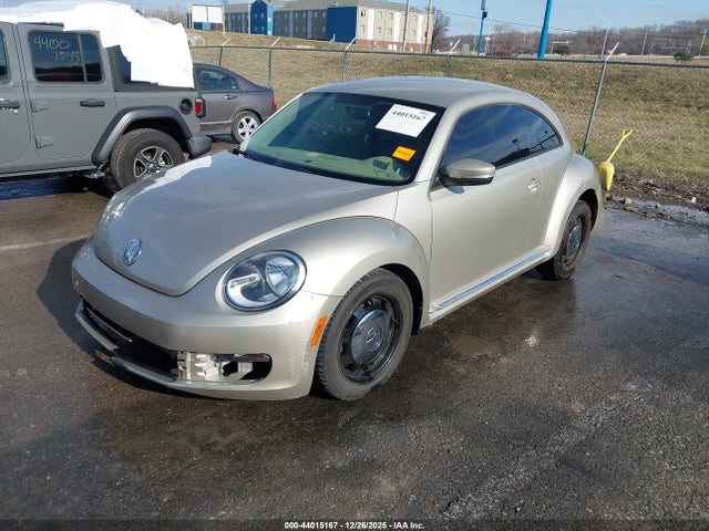 Продажа на аукционе авто 2013 Volkswagen Beetle 2.5l, vin: 3VWJX7AT3DM674239, номер лота: 44015167