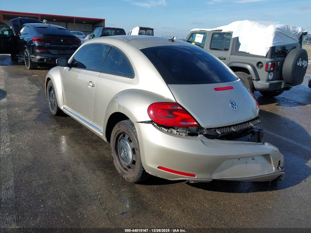 Продажа на аукционе авто 2013 Volkswagen Beetle 2.5l, vin: 3VWJX7AT3DM674239, номер лота: 44015167