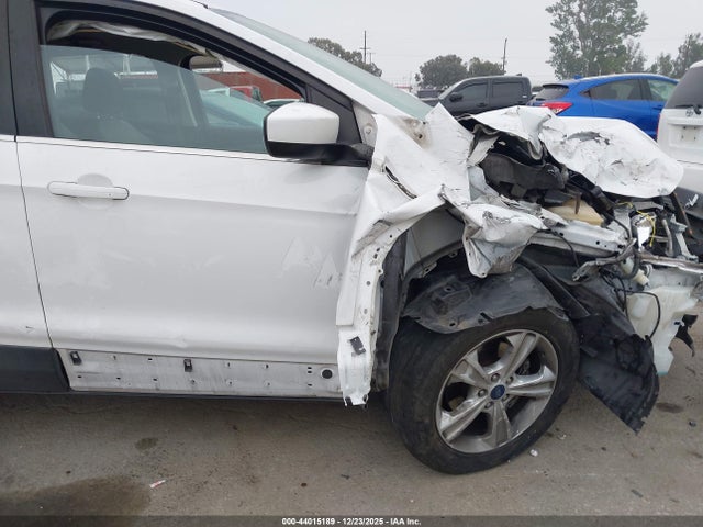 1FMCU0GXXEUA63140 Ford ESCAPE SE