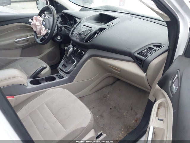 1FMCU0GXXEUA63140 Ford ESCAPE SE