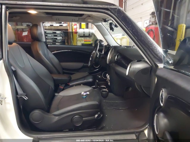 2007 MINI COOPER WMWMF33567TT50960 Photo 4