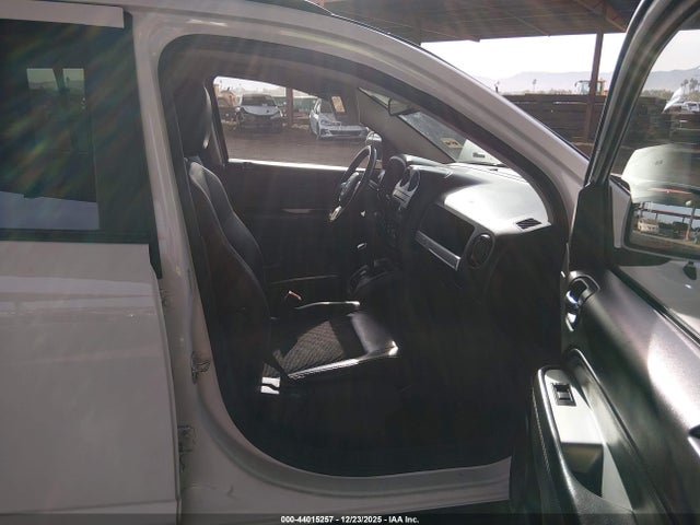 Jeep Compass Latitude 2016 1C4NJDEB3GD594154 Image 5
