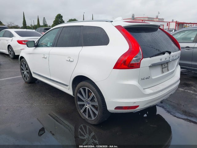 2016 VOLVO XC60 YV440MDM0G2887908 Photo 2