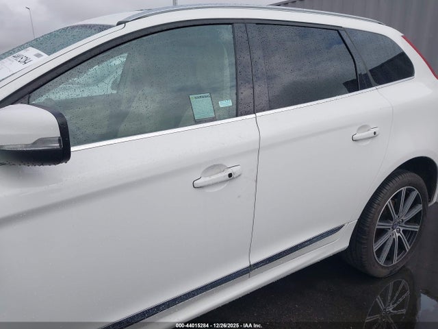 2016 VOLVO XC60 YV440MDM0G2887908 Photo 5