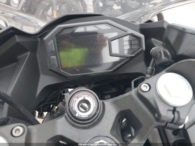 ML5EXGG12RDA26983 Kawasaki EX500