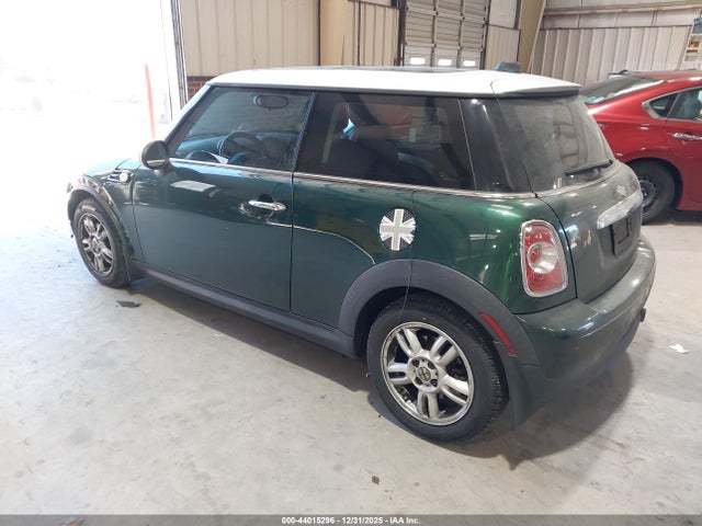 2013 MINI HARDTOP WMWSU3C52DT691880 Photo 2