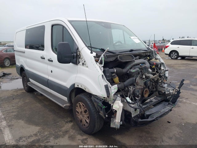 Ford Transit-250 2018 1FTYR1YM1JKB32776 главное изображение