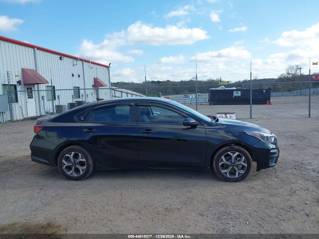 3KPF24AD4ME345851 KIA Forte Lxs