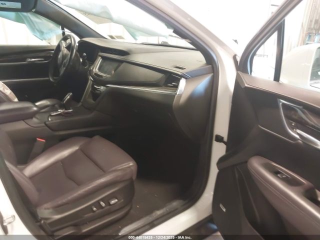 2017 CADILLAC XT5 1GYKNERSXHZ160481 Photo 4