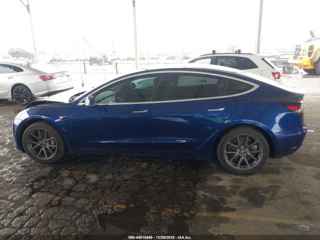 Продаж на аукціоні авто 2018 Tesla Model 3 Long Range/mid Range, vin: 5YJ3E1EA3JF016914, номер лоту: 44015466