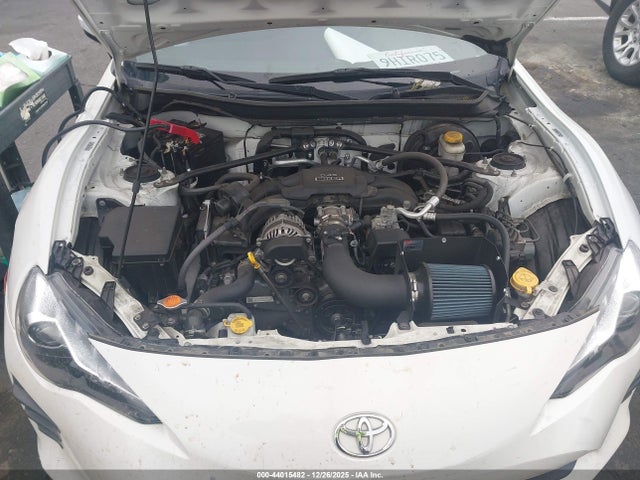 JF1ZNAA12L8753661 Toyota 86