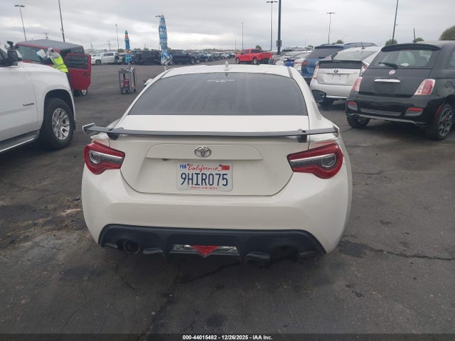 JF1ZNAA12L8753661 Toyota 86