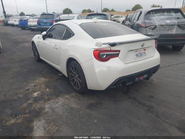 JF1ZNAA12L8753661 Toyota 86