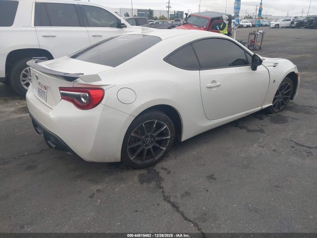 JF1ZNAA12L8753661 Toyota 86