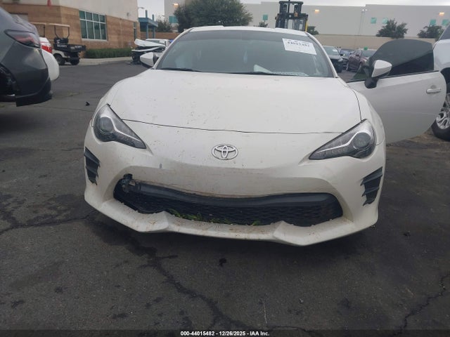 JF1ZNAA12L8753661 Toyota 86